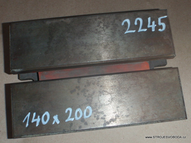 Zvyšovací desky na brusku BN 102 C  200x140mm (02245 (2).JPG)